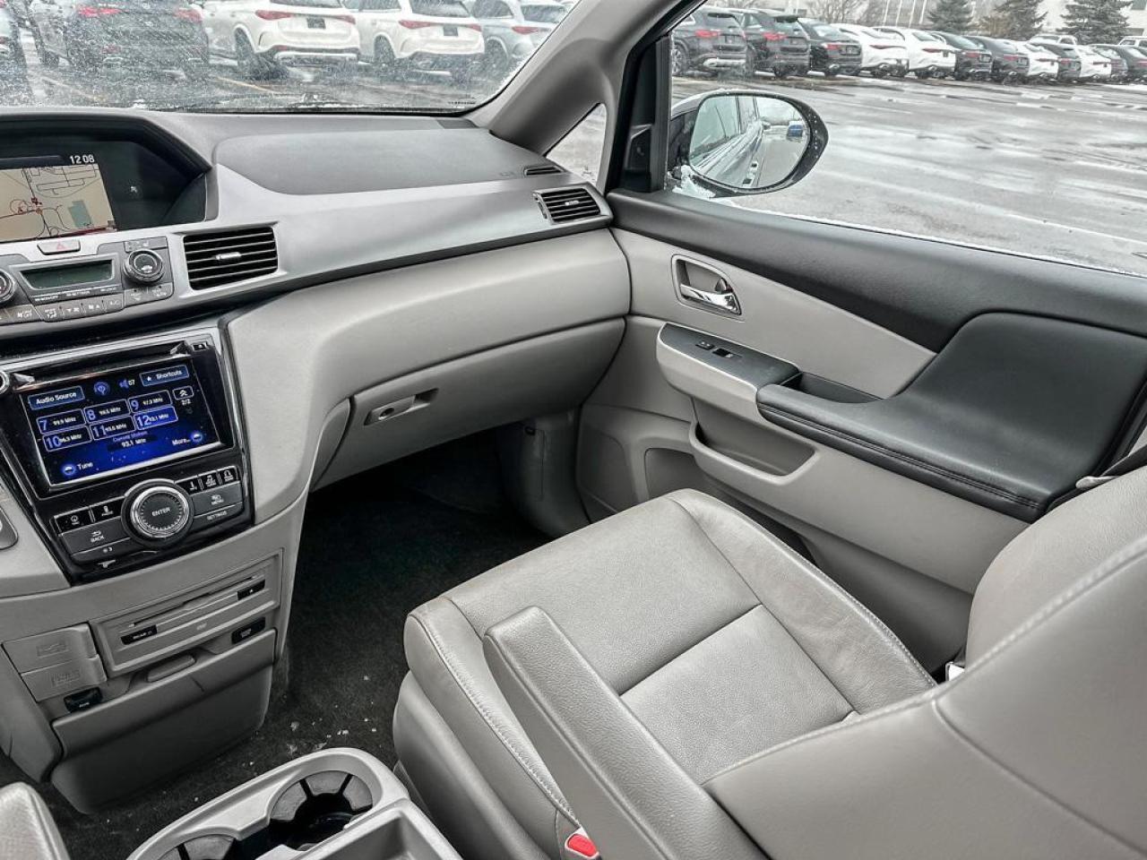 2016 Honda Odyssey Touring Photo