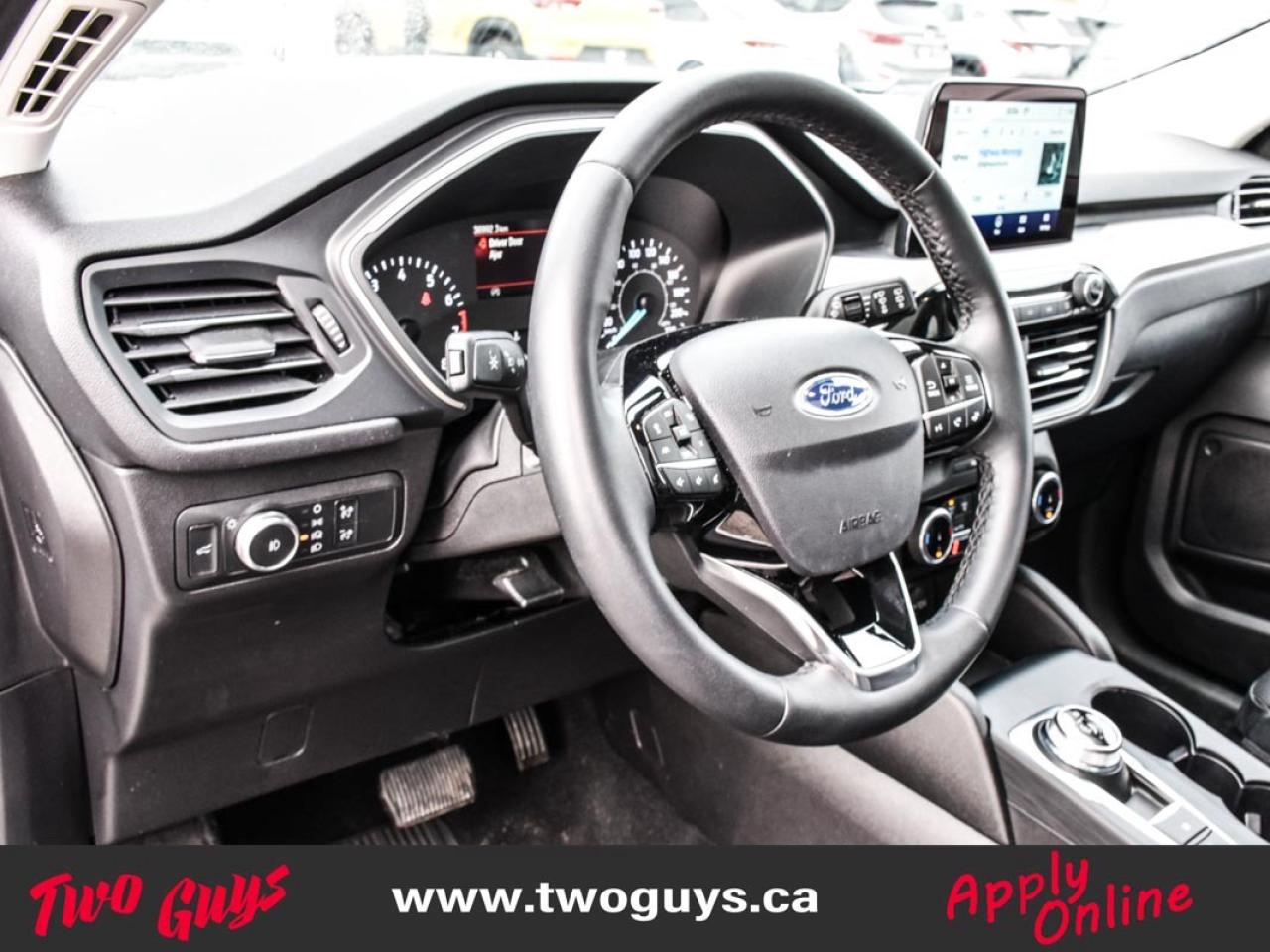 2022 Ford Escape SEL AWD 2.0L   Lthr   Panoroof   Nav   Remote Star Photo