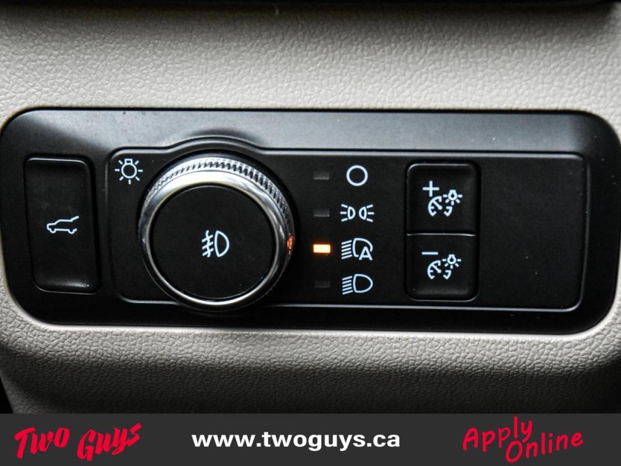 2020 Ford Escape SEL AWD Panoroof Leather Heated Front Seats Photo