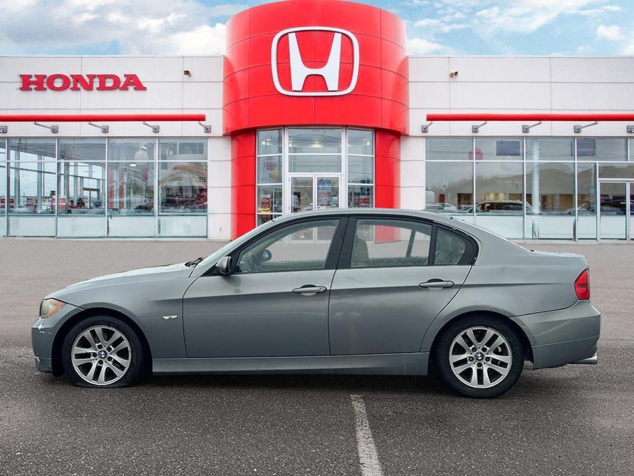 2006 BMW 3 Series 325i Photo