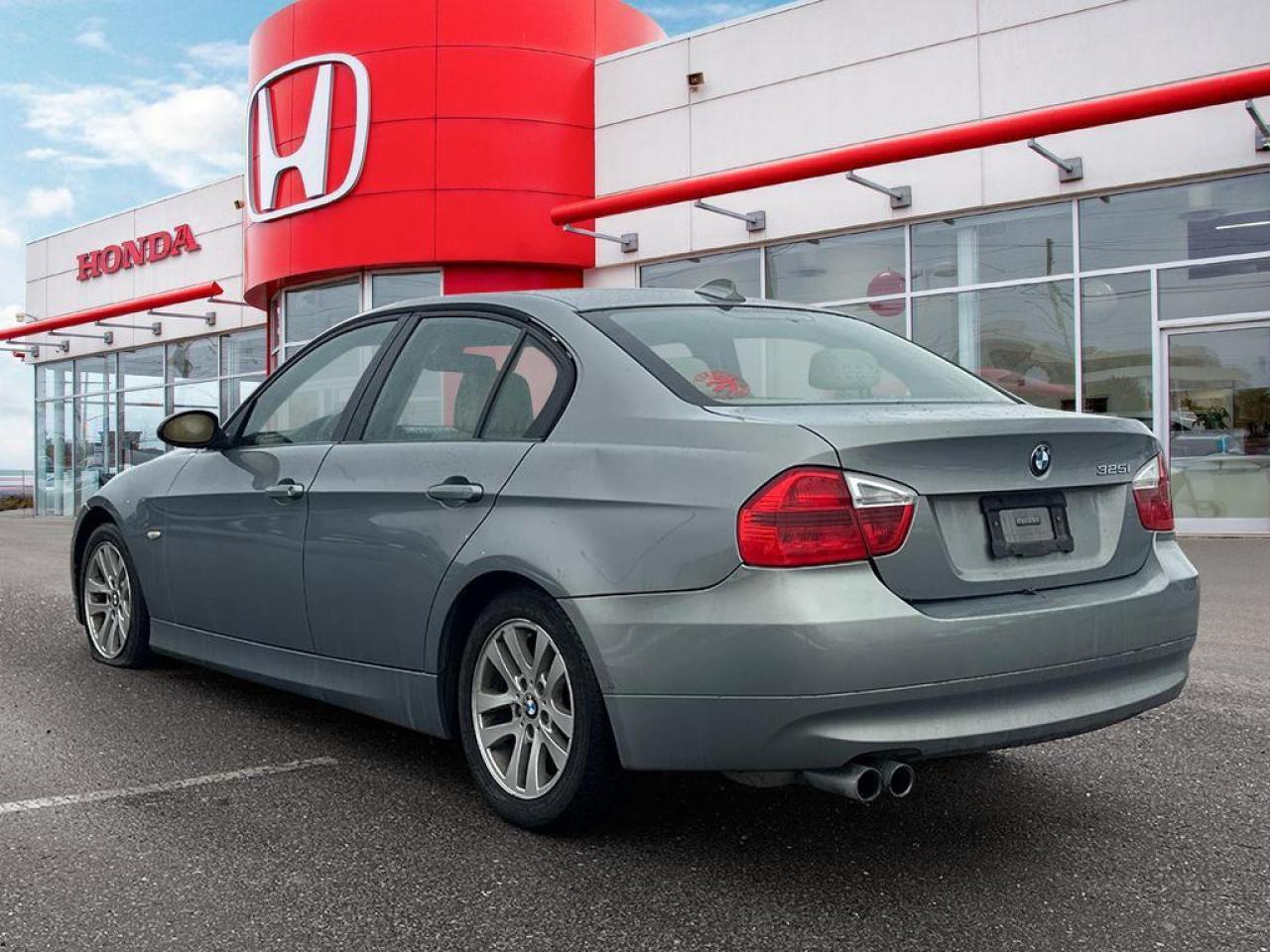 2006 BMW 3 Series 325i Photo3