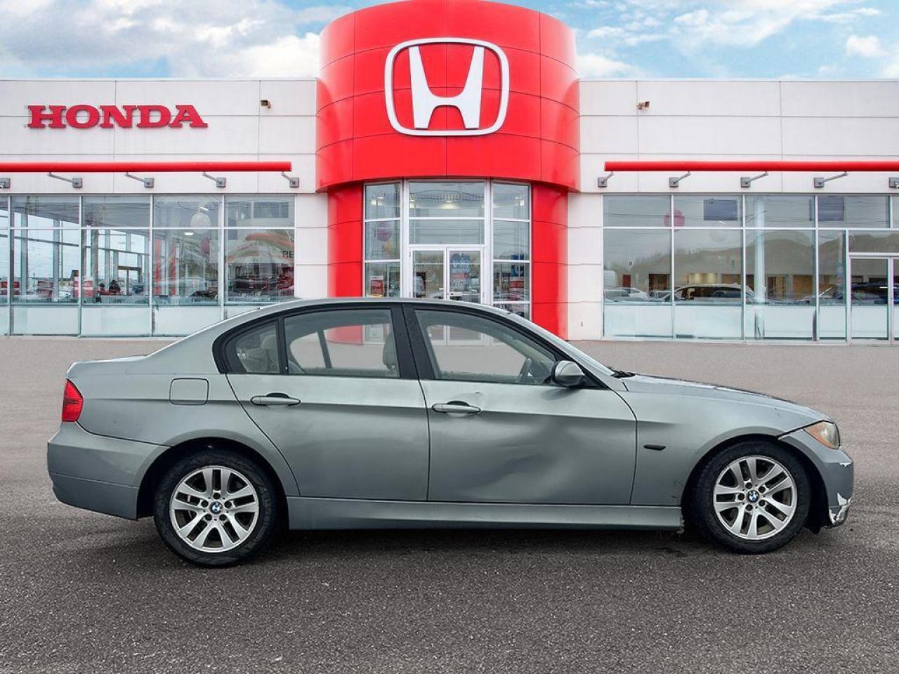 2006 BMW 3 Series 325i Photo