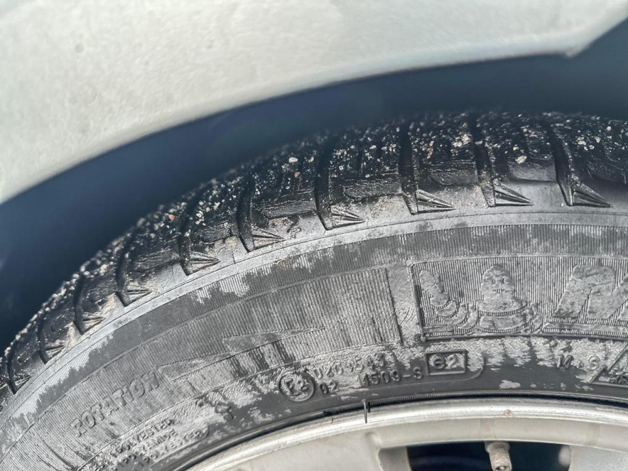 2006 BMW 3 Series 325i Photo