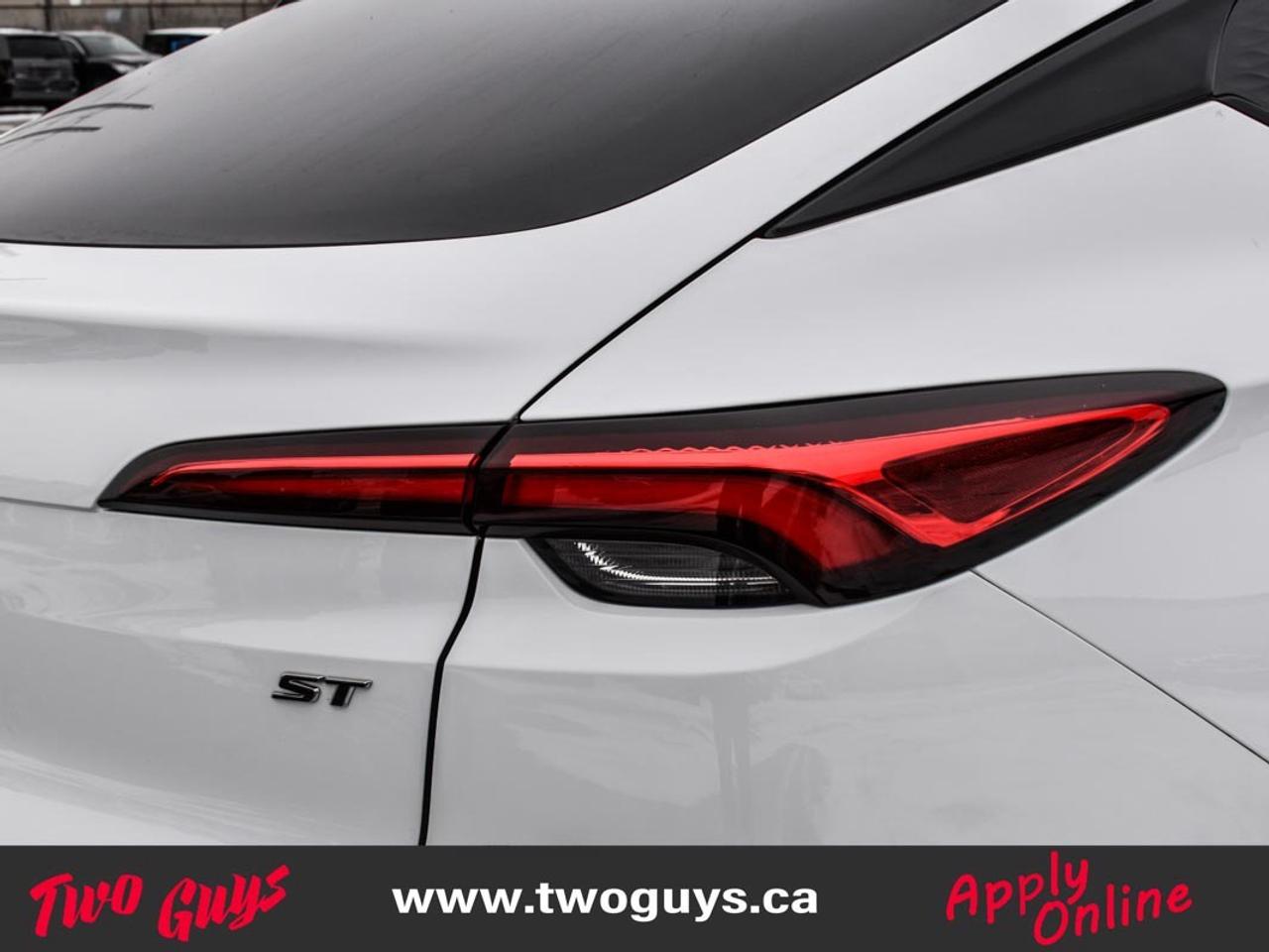 2024 Buick Envista ST   Leather   Local Lease Return   Clean CF Photo