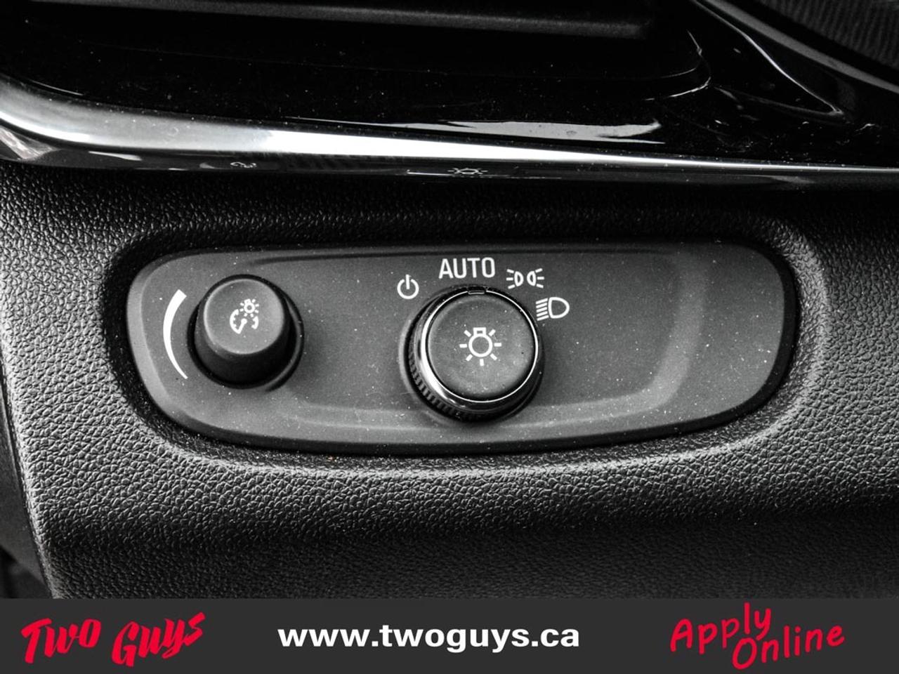 2024 Buick Envista ST   Leather   Local Lease Return   Clean CF Photo