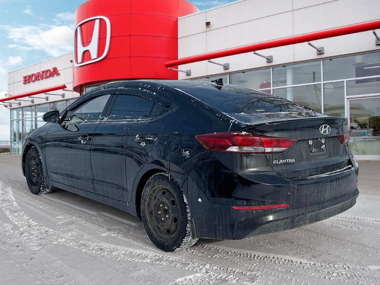 2017 Hyundai Elantra GLS Photo