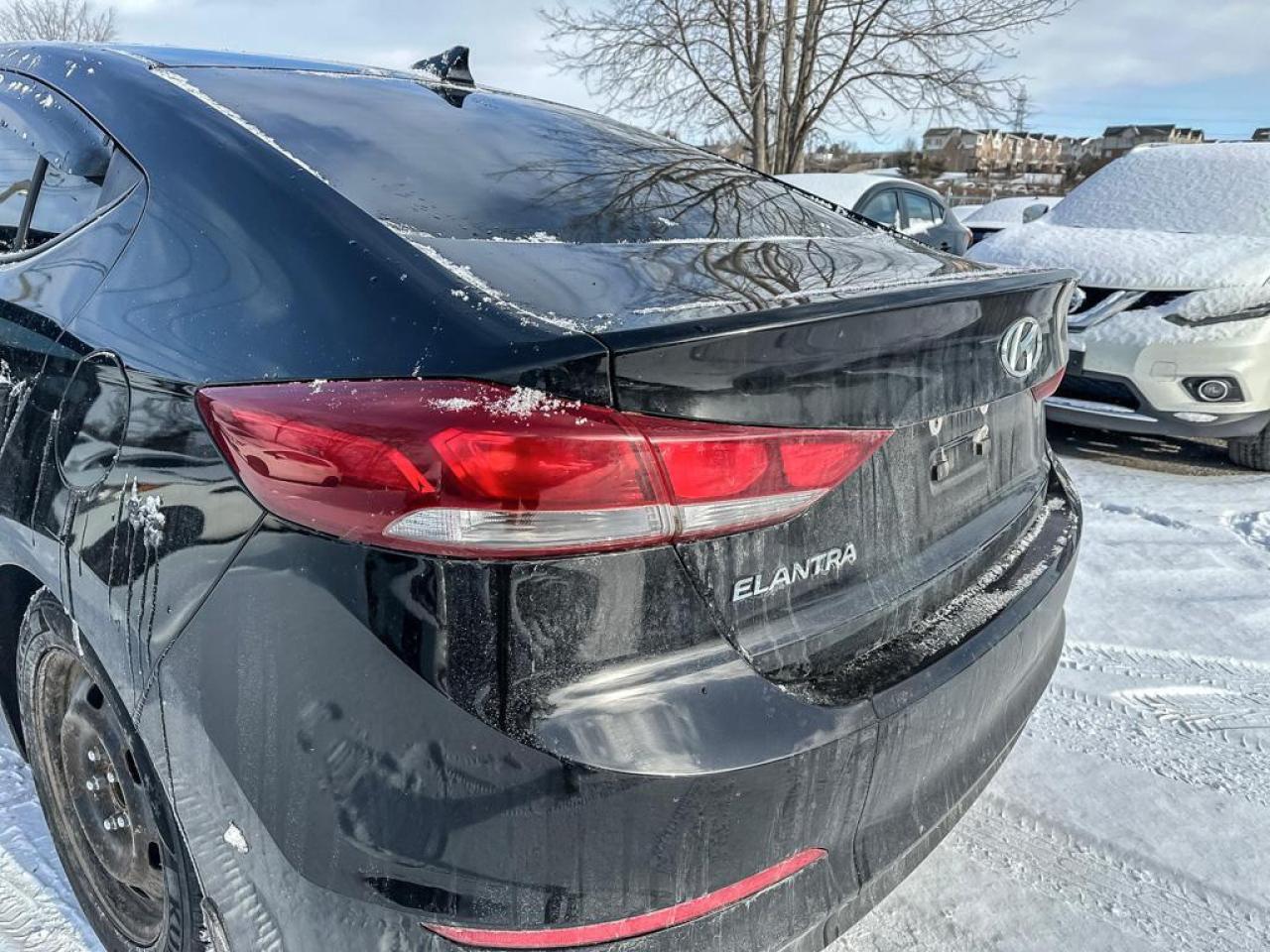 2017 Hyundai Elantra GLS Photo