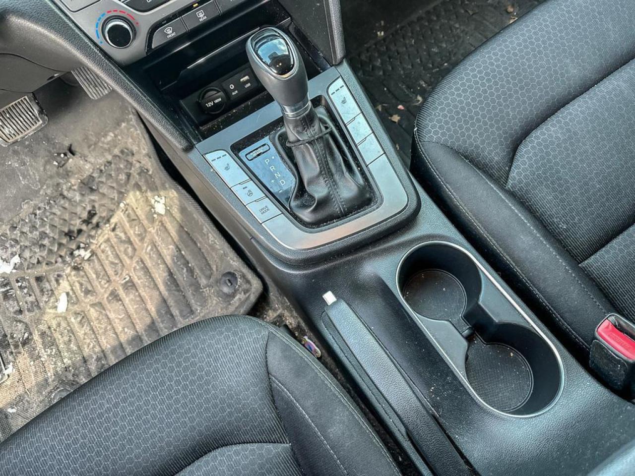 2017 Hyundai Elantra GLS Photo