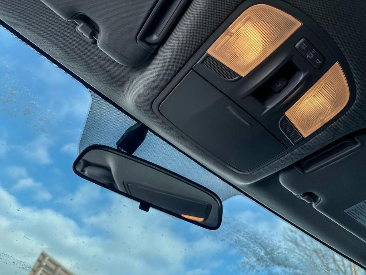 2017 Hyundai Elantra GLS Photo