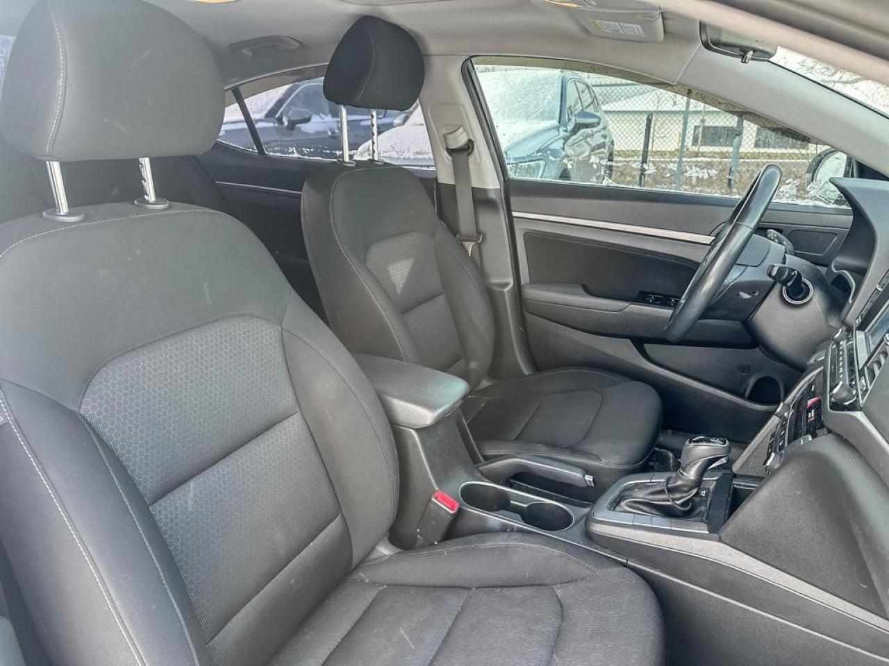 2017 Hyundai Elantra GLS Photo