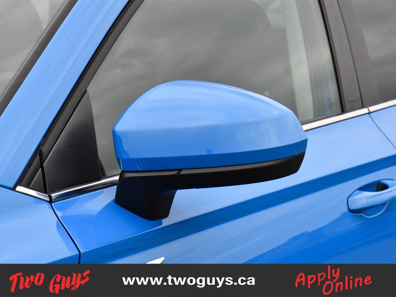 2024 Volkswagen Taos Comfortline AWD   Lthr   Panoroof Photo3