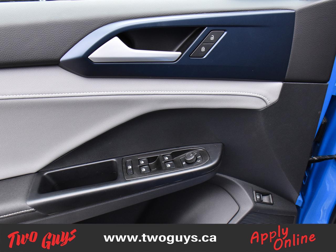 2024 Volkswagen Taos Comfortline AWD   Lthr   Panoroof Photo