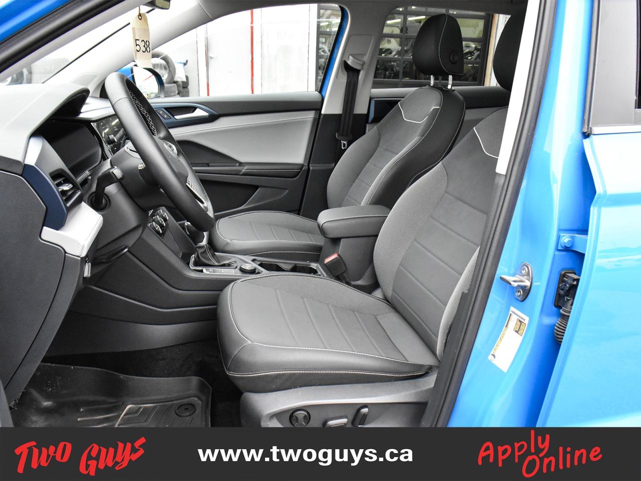 2024 Volkswagen Taos Comfortline AWD   Lthr   Panoroof Photo