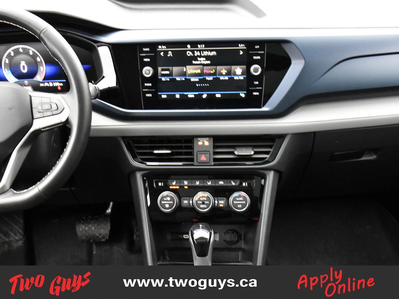 2024 Volkswagen Taos Comfortline AWD   Lthr   Panoroof Photo