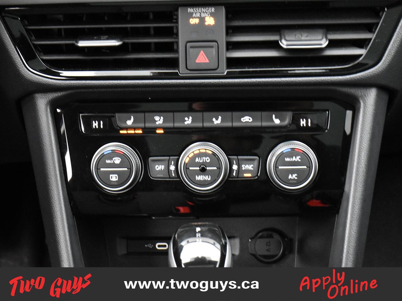 2024 Volkswagen Taos Comfortline AWD   Lthr   Panoroof Photo