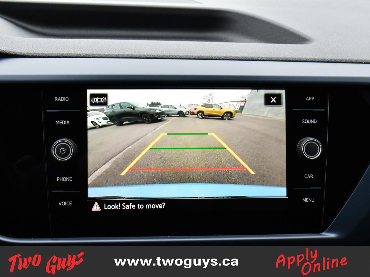 2024 Volkswagen Taos Comfortline AWD   Lthr   Panoroof Photo