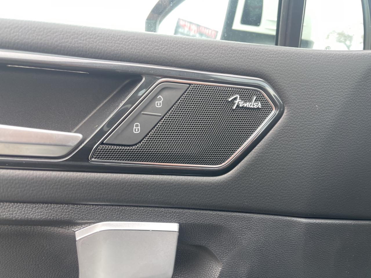 2024 Volkswagen Tiguan Highline R-Line 4MOTION AWD Leather Sunroof Nav Photo3