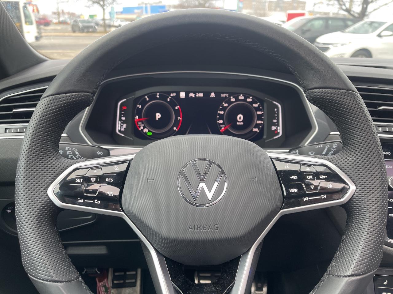 2024 Volkswagen Tiguan Highline R-Line 4MOTION AWD Leather Sunroof Nav Photo2