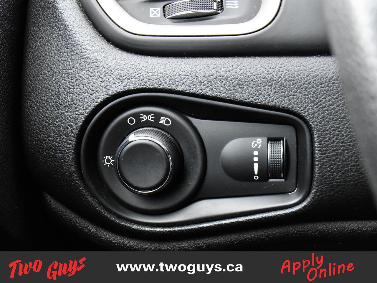 2016 Jeep Renegade Sport   FWD   New Tires   Bluetooth   Pwr Group Photo