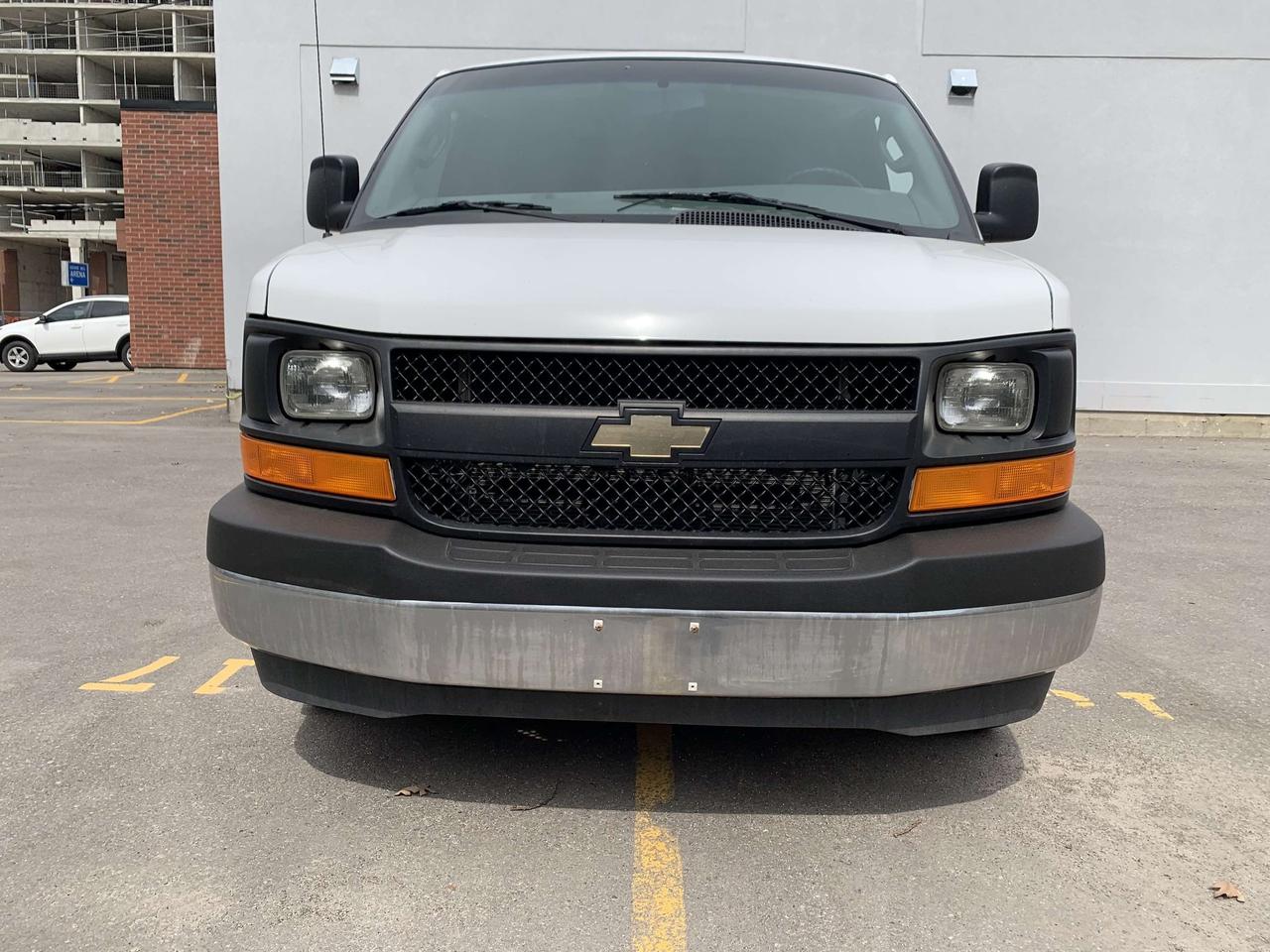 2019 Chevrolet Express 2500 ONLY 25498 KMS / FACTORY WARRANTY /3/4 TON Photo