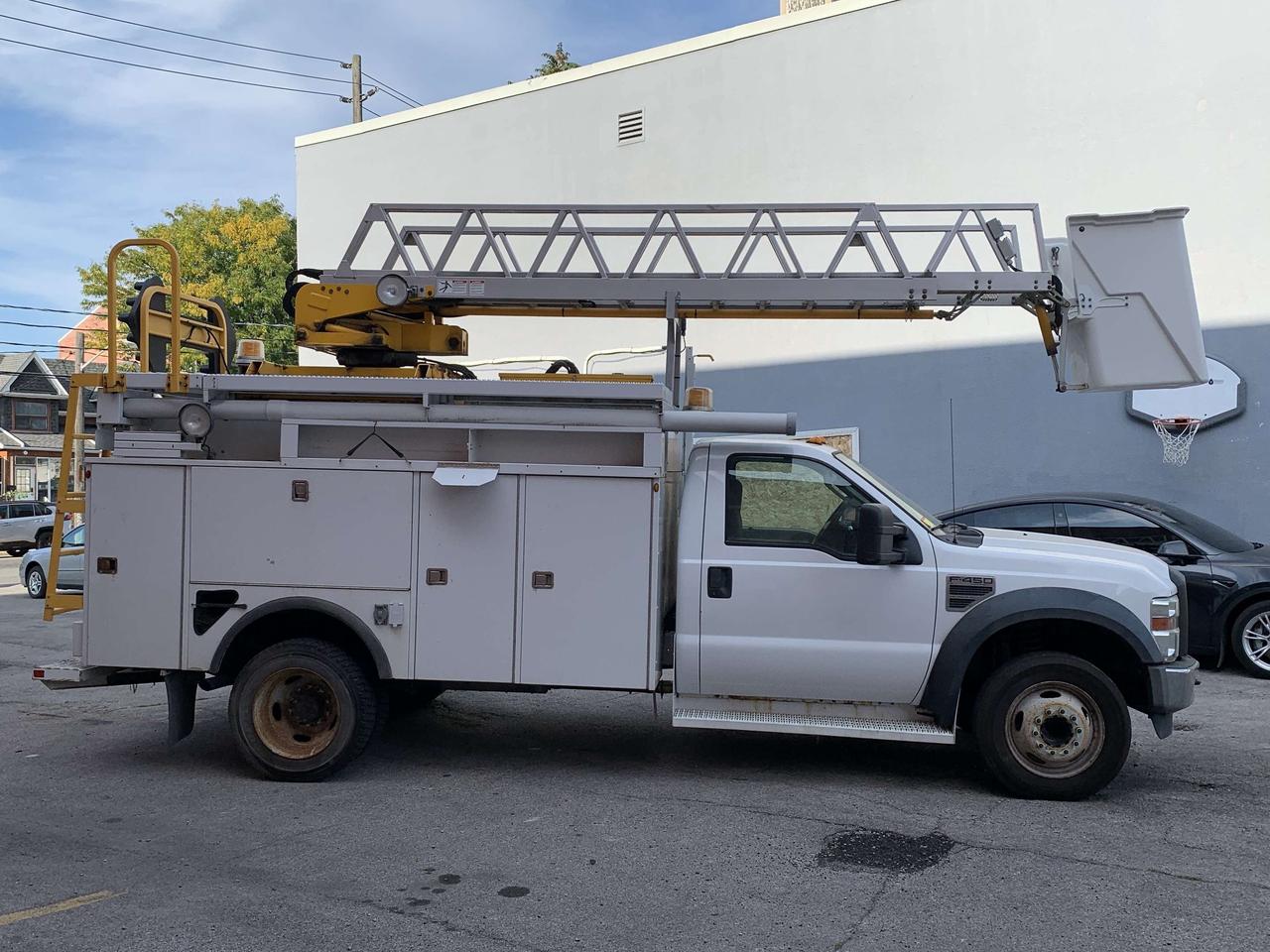 2009 Ford F-450 F450 / XL /  WORK BODY WITH BUCKET / HIGH REACH Photo