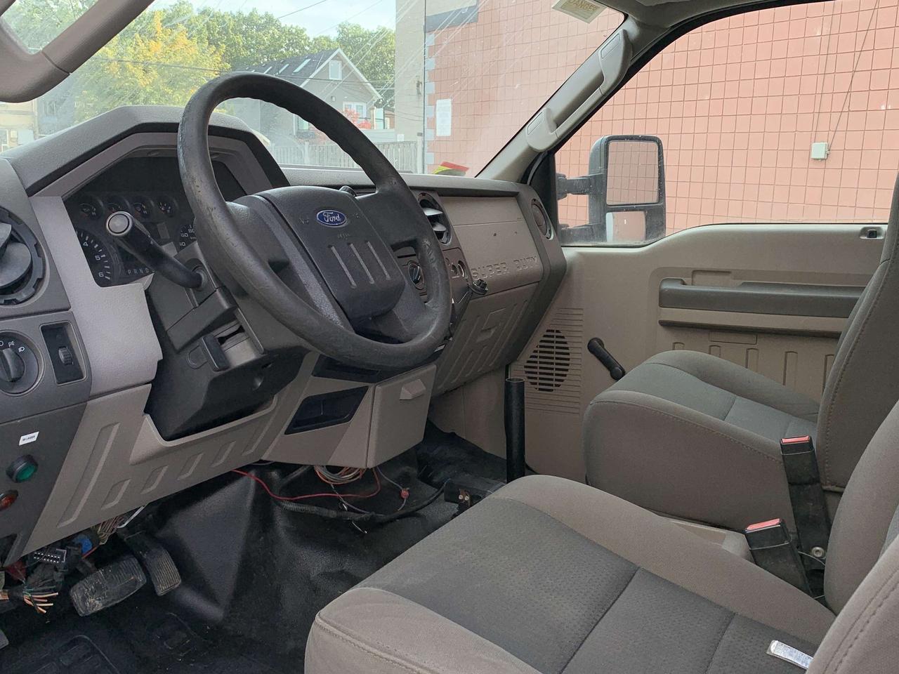 2009 Ford F-450 F450 / XL /  WORK BODY WITH BUCKET / HIGH REACH Photo