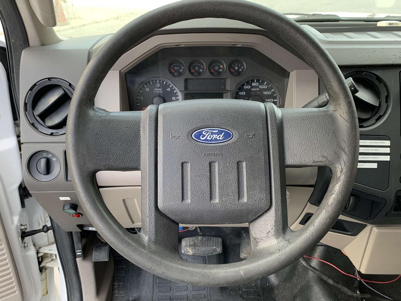 2009 Ford F-450 F450 / XL /  WORK BODY WITH BUCKET / HIGH REACH Photo