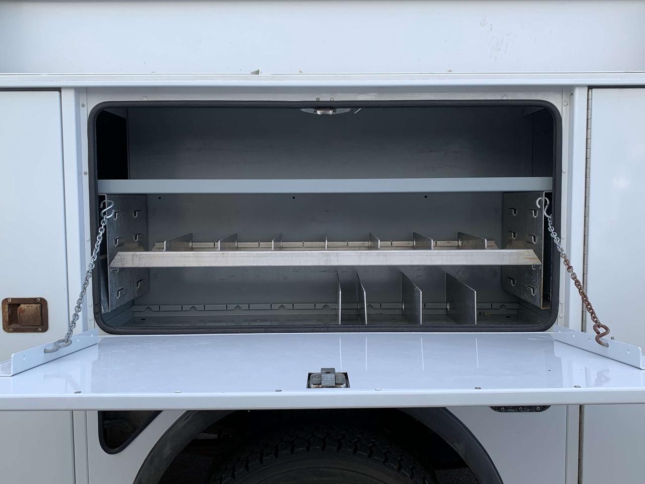 2009 Ford F-450 F450 / XL /  WORK BODY WITH BUCKET / HIGH REACH Photo