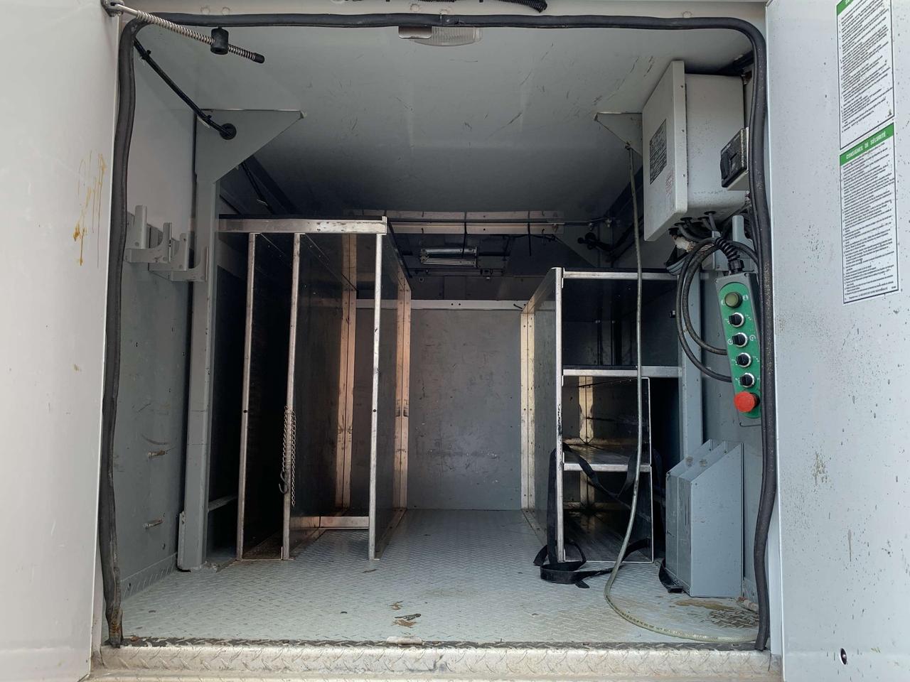 2009 Ford F-450 F450 / XL /  WORK BODY WITH BUCKET / HIGH REACH Photo
