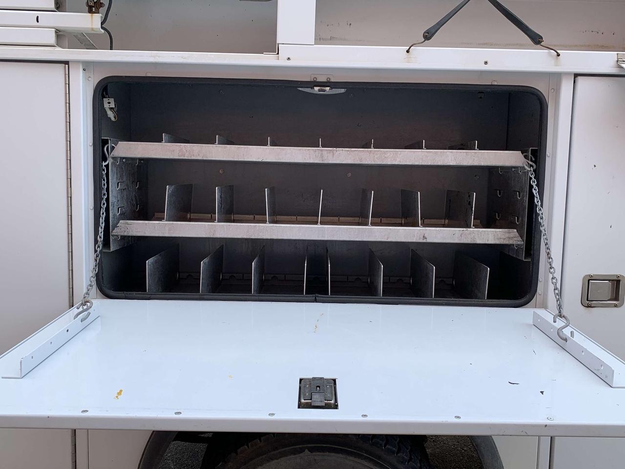 2009 Ford F-450 F450 / XL /  WORK BODY WITH BUCKET / HIGH REACH Photo
