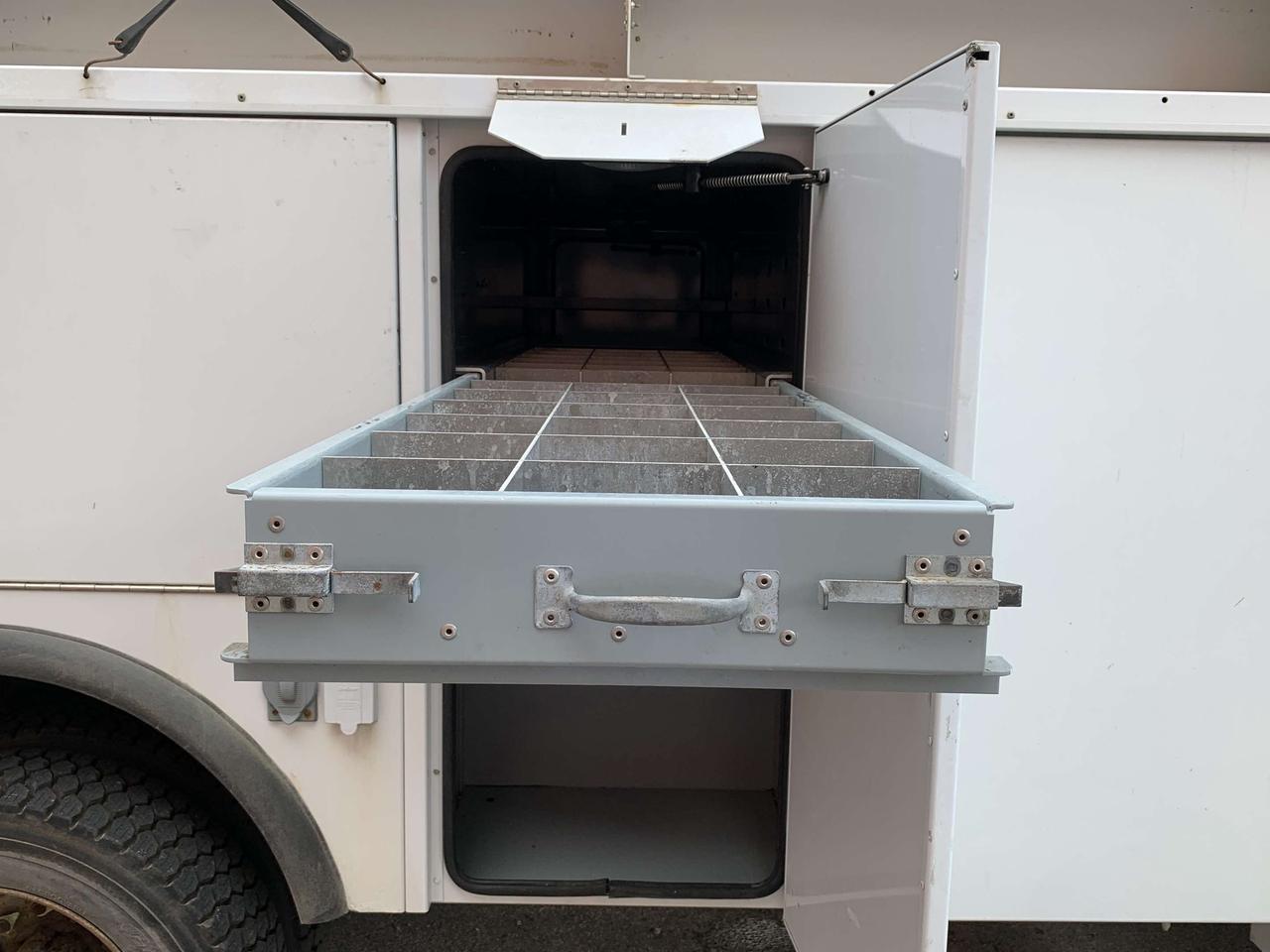 2009 Ford F-450 F450 / XL /  WORK BODY WITH BUCKET / HIGH REACH Photo