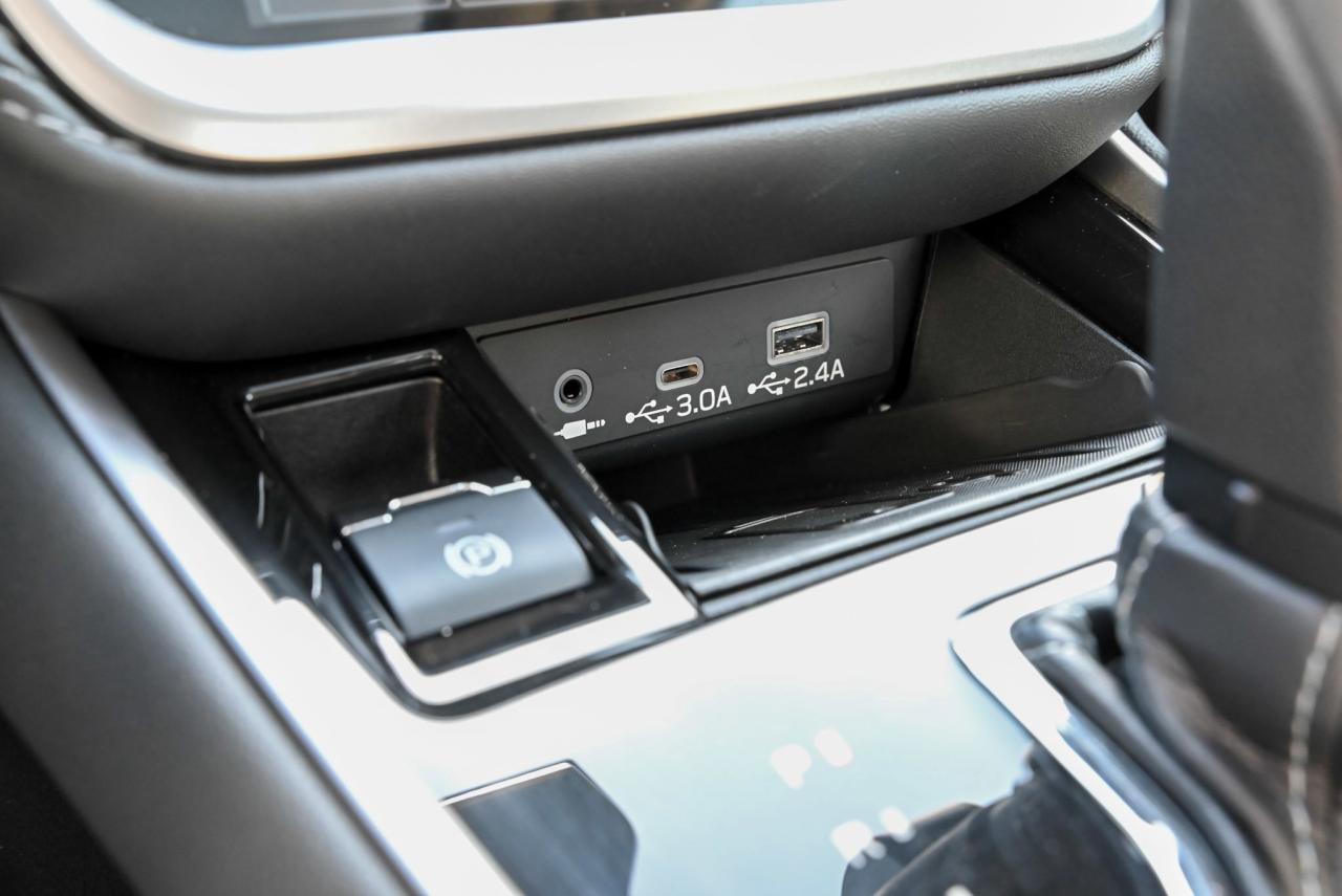 2024 Subaru Legacy GT / AWD/ ONLY 19,000 Kilo!!! Photo