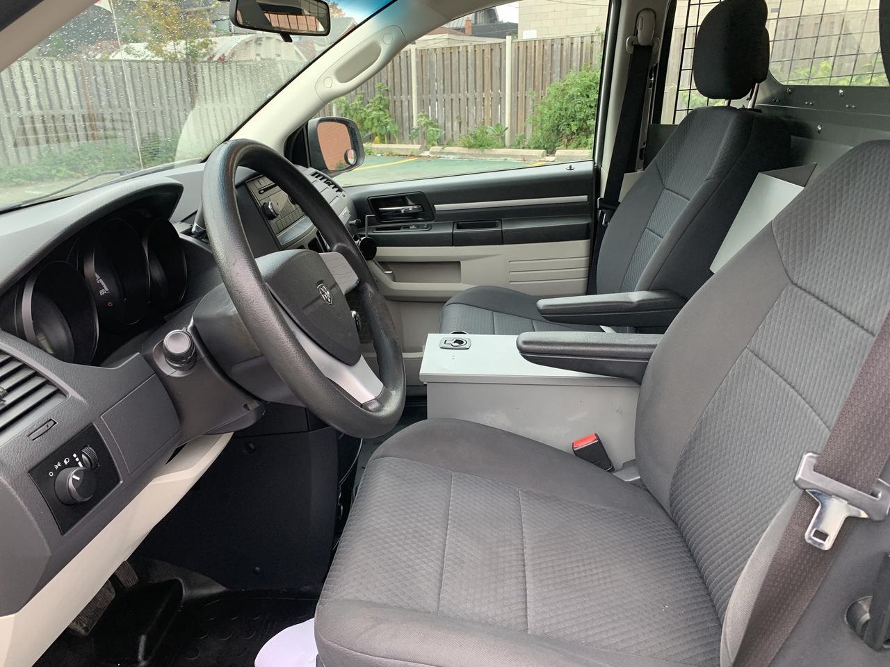 2010 Dodge Grand Caravan CARGO !!! 183136 KMS !!! CAR FAX CLEAN / CERTIFIED Photo