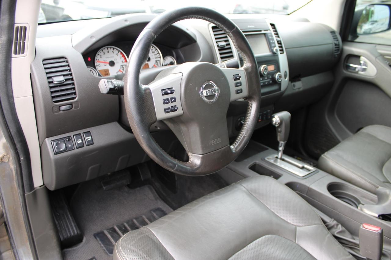 2018 Nissan Frontier PRO-4X Crew Cab 4WD Leather   ACCIDENT FREE   SAFE Photo