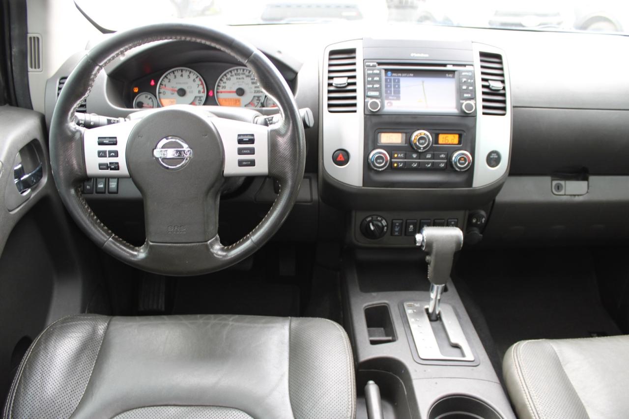 2018 Nissan Frontier PRO-4X Crew Cab 4WD Leather   ACCIDENT FREE   SAFE Photo