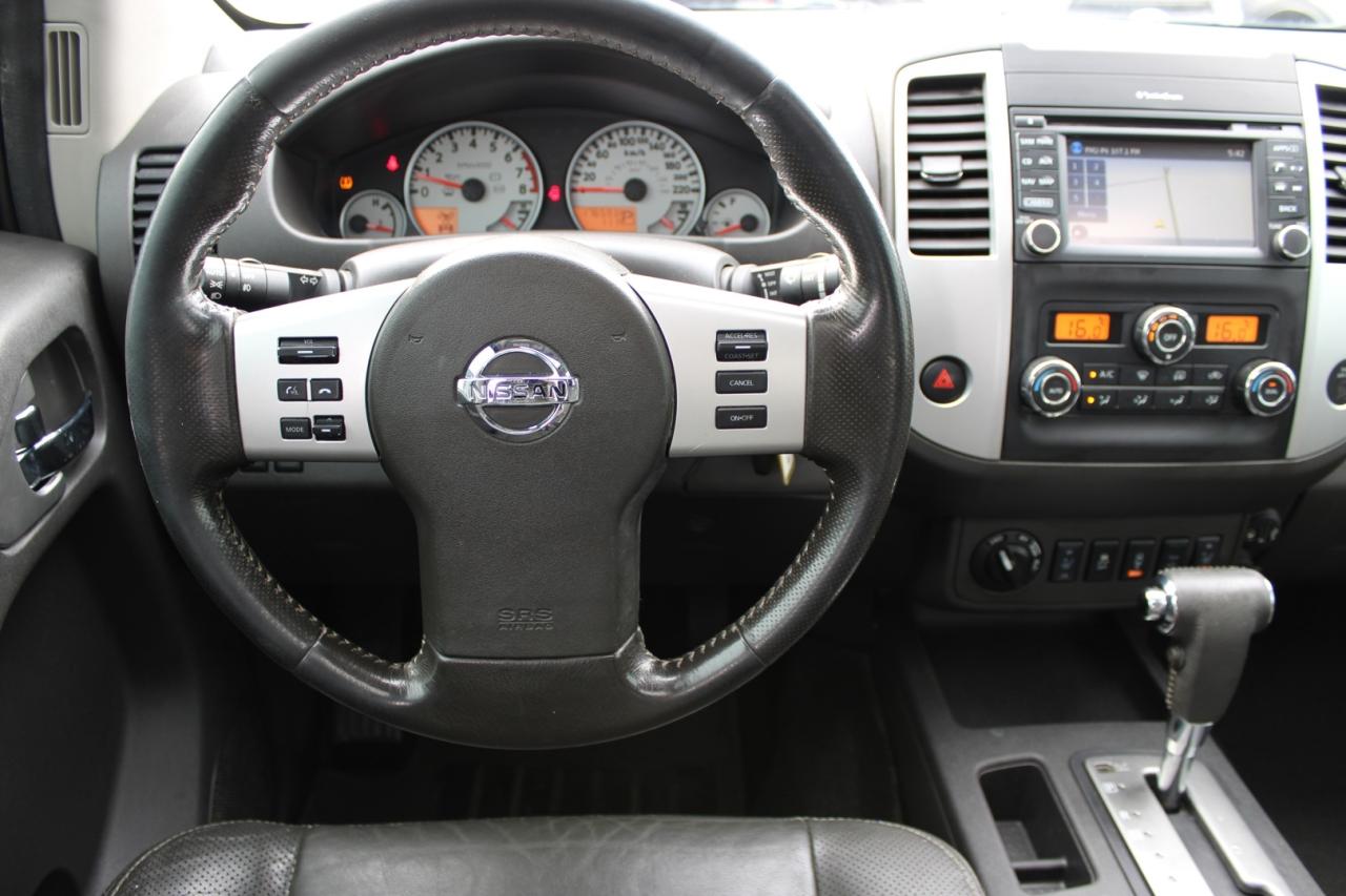 2018 Nissan Frontier PRO-4X Crew Cab 4WD Leather   ACCIDENT FREE   SAFE Photo