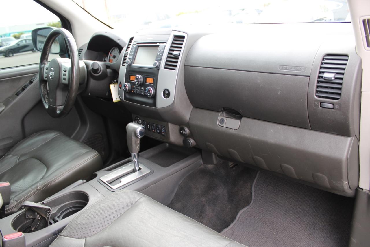 2018 Nissan Frontier PRO-4X Crew Cab 4WD Leather   ACCIDENT FREE   SAFE Photo