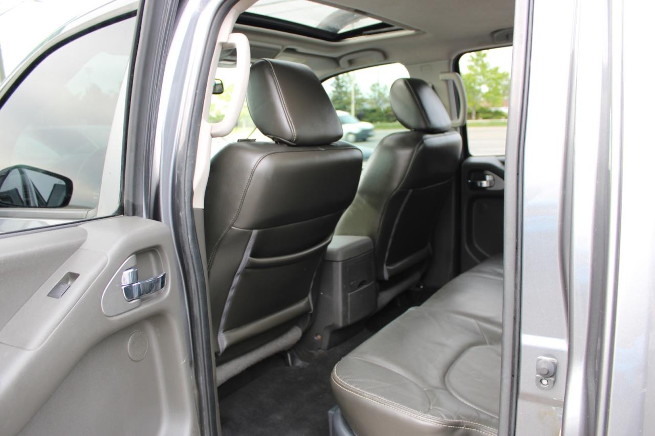 2018 Nissan Frontier PRO-4X Crew Cab 4WD Leather   ACCIDENT FREE   SAFE Photo