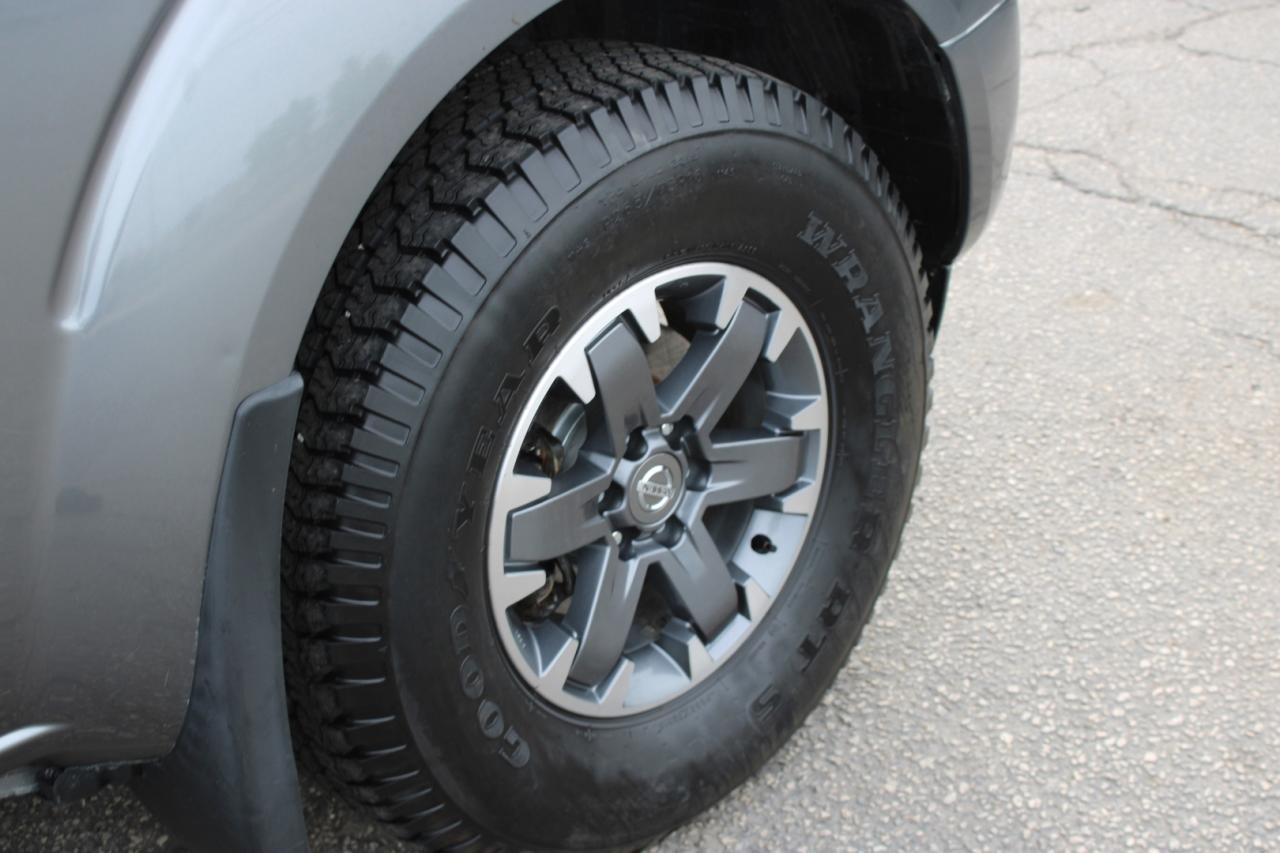 2018 Nissan Frontier PRO-4X Crew Cab 4WD Leather   ACCIDENT FREE   SAFE Photo