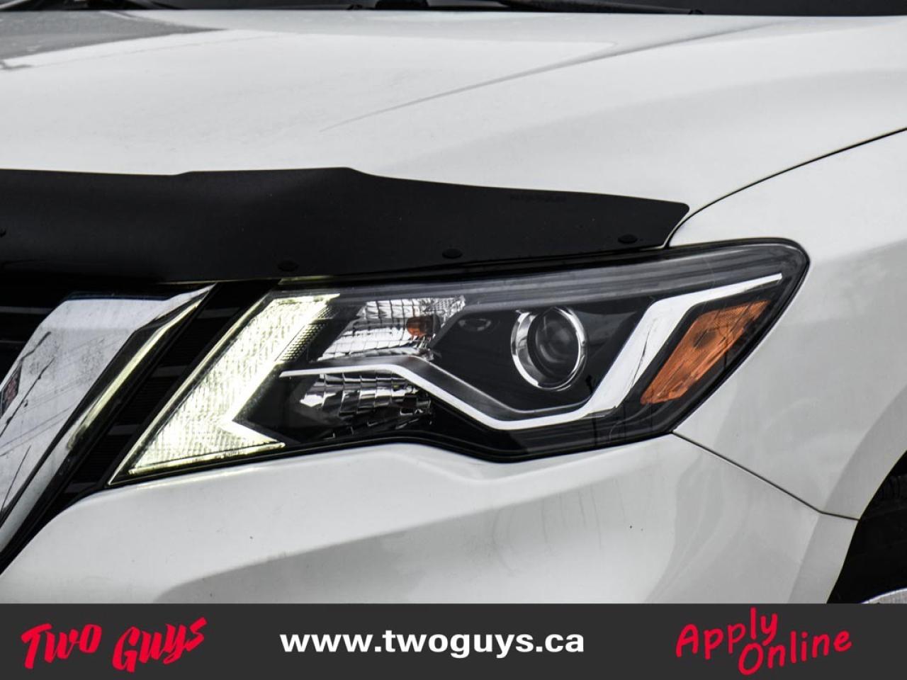 2017 Nissan Pathfinder 4WD 4dr SV Back Up Cam Heated Front Seats Photo