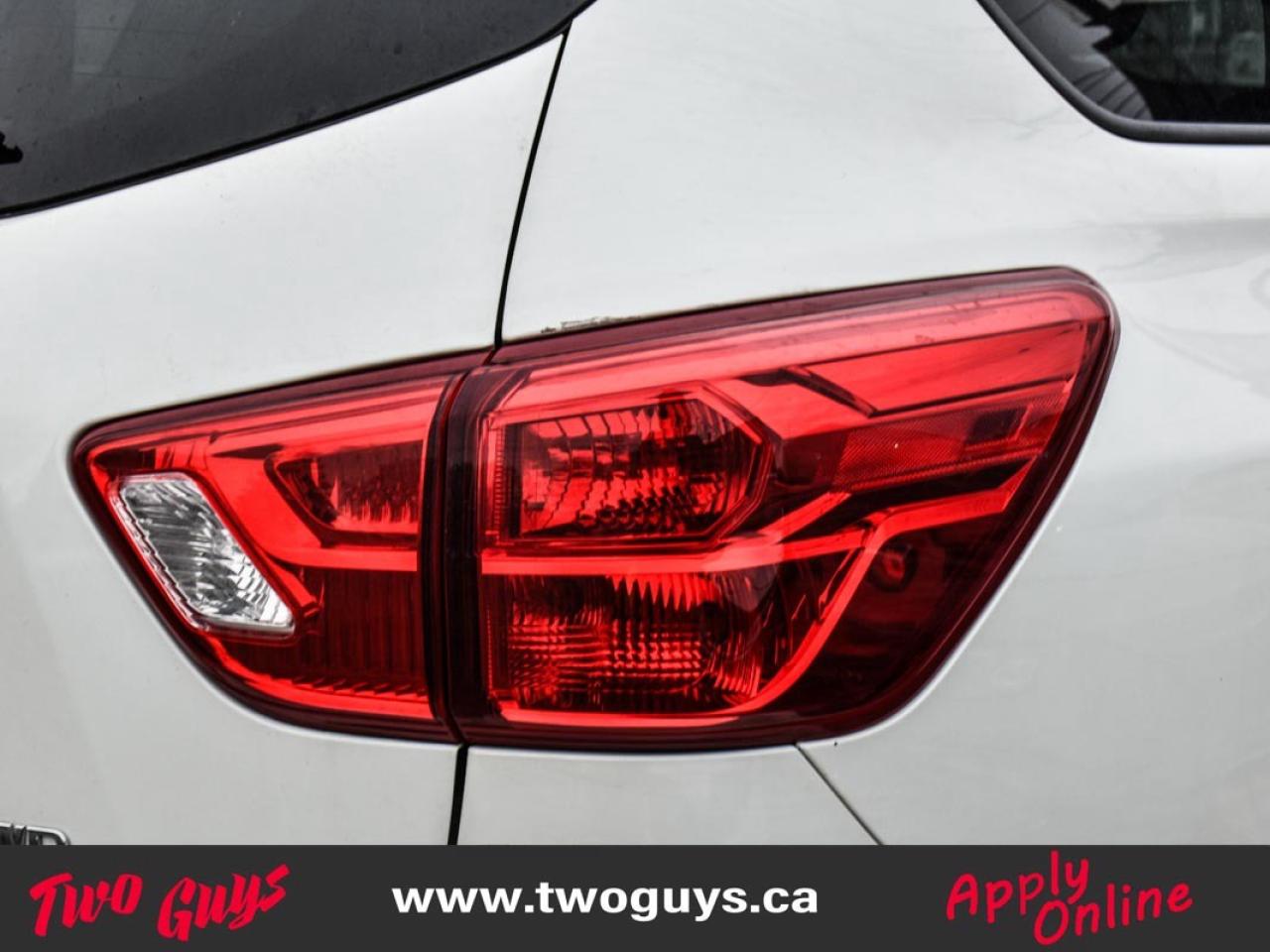 2017 Nissan Pathfinder 4WD 4dr SV Back Up Cam Heated Front Seats Photo