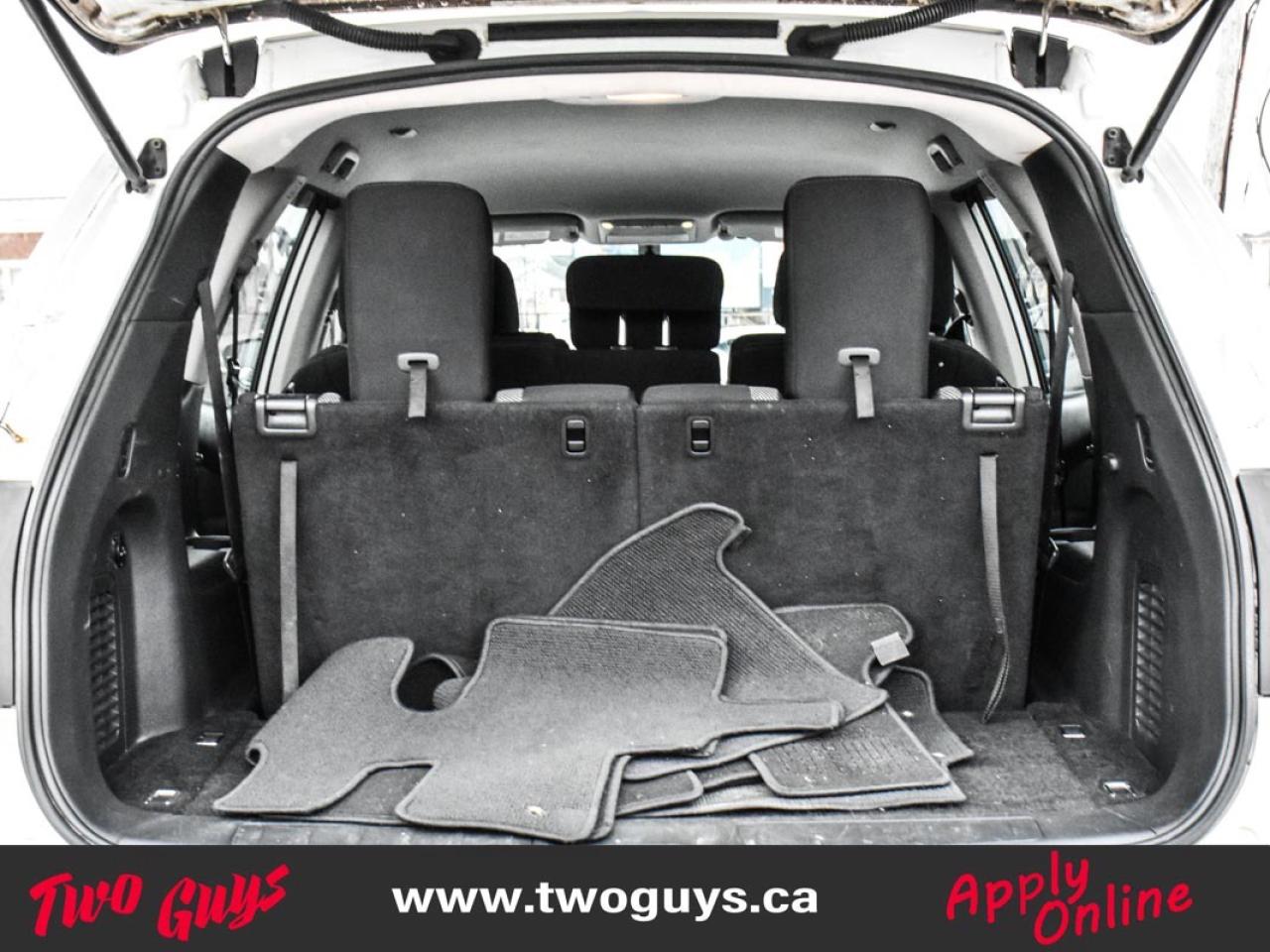 2017 Nissan Pathfinder 4WD 4dr SV Back Up Cam Heated Front Seats Photo