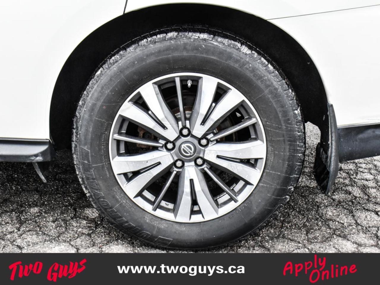 2017 Nissan Pathfinder 4WD 4dr SV Back Up Cam Heated Front Seats Photo