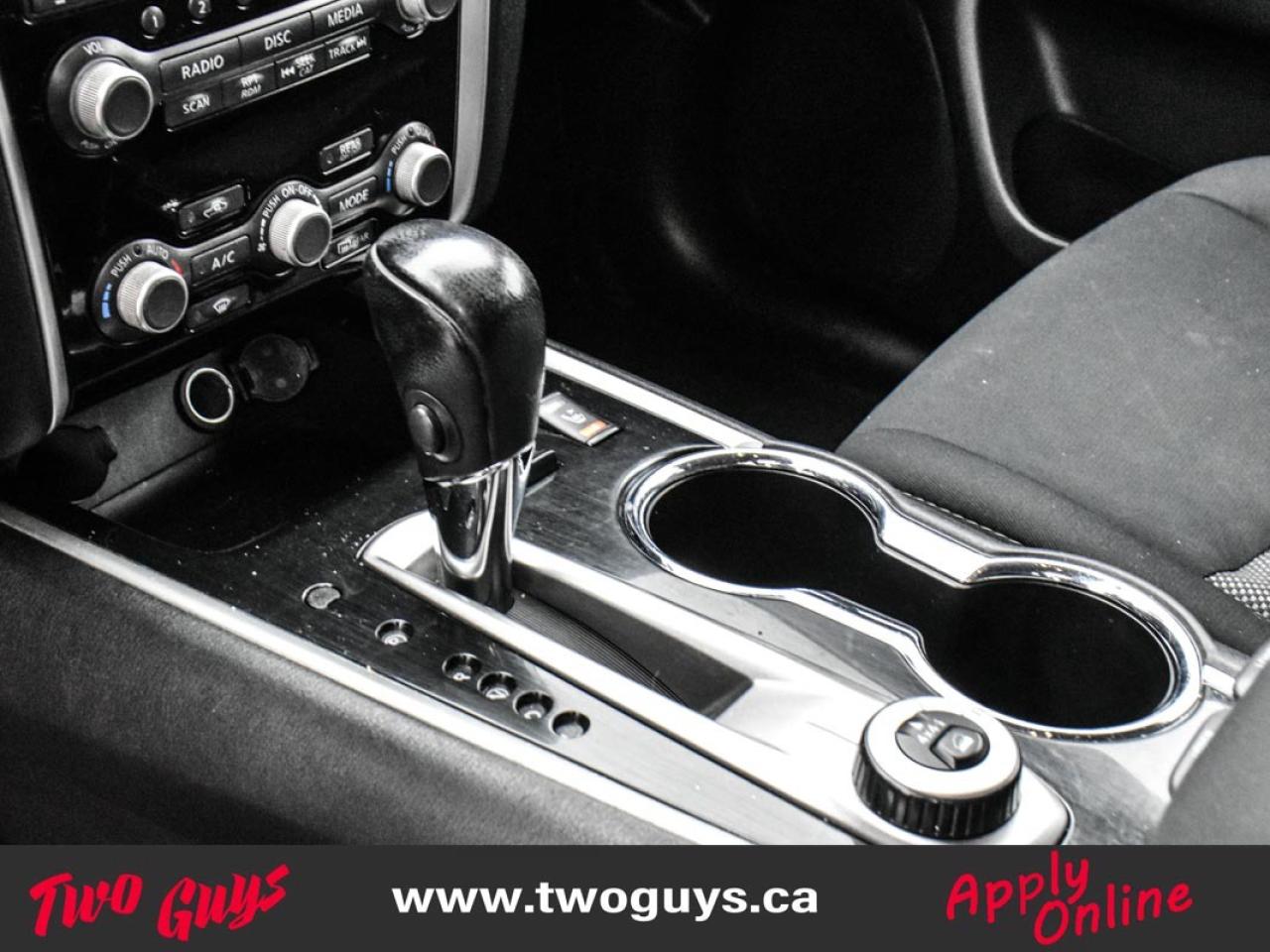 2017 Nissan Pathfinder 4WD 4dr SV Back Up Cam Heated Front Seats Photo