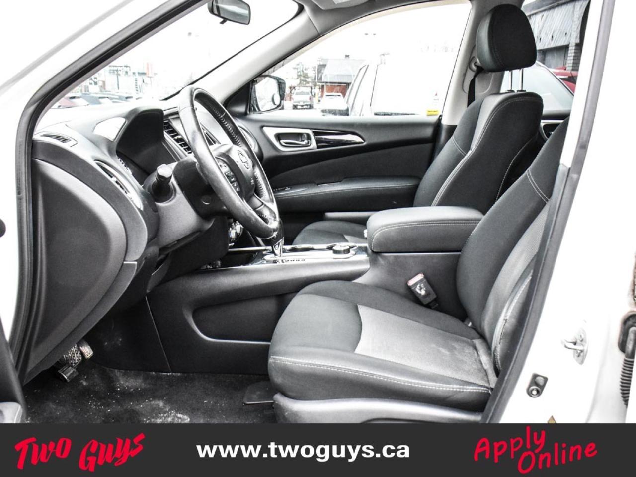 2017 Nissan Pathfinder 4WD 4dr SV Back Up Cam Heated Front Seats Photo