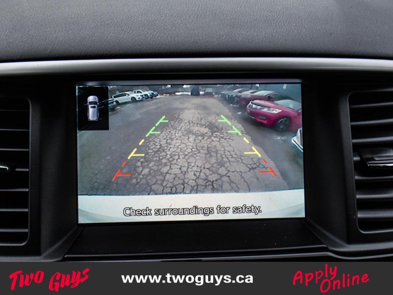 2017 Nissan Pathfinder 4WD 4dr SV Back Up Cam Heated Front Seats Photo