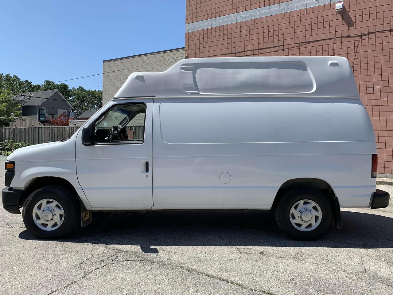2012 Ford E-350 CARGO /  HIGH ROOF / HARD TO FIND !! VERY CLEAN !! Photo5