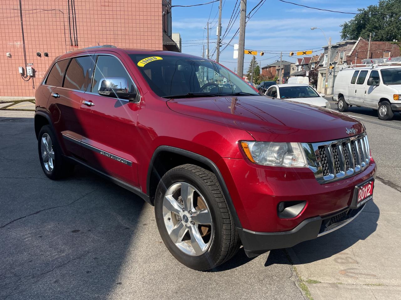 2012 Jeep Grand Cherokee Overland / 4X4/ NAVI / S ROOF / LEATHER / CLEAN Photo2