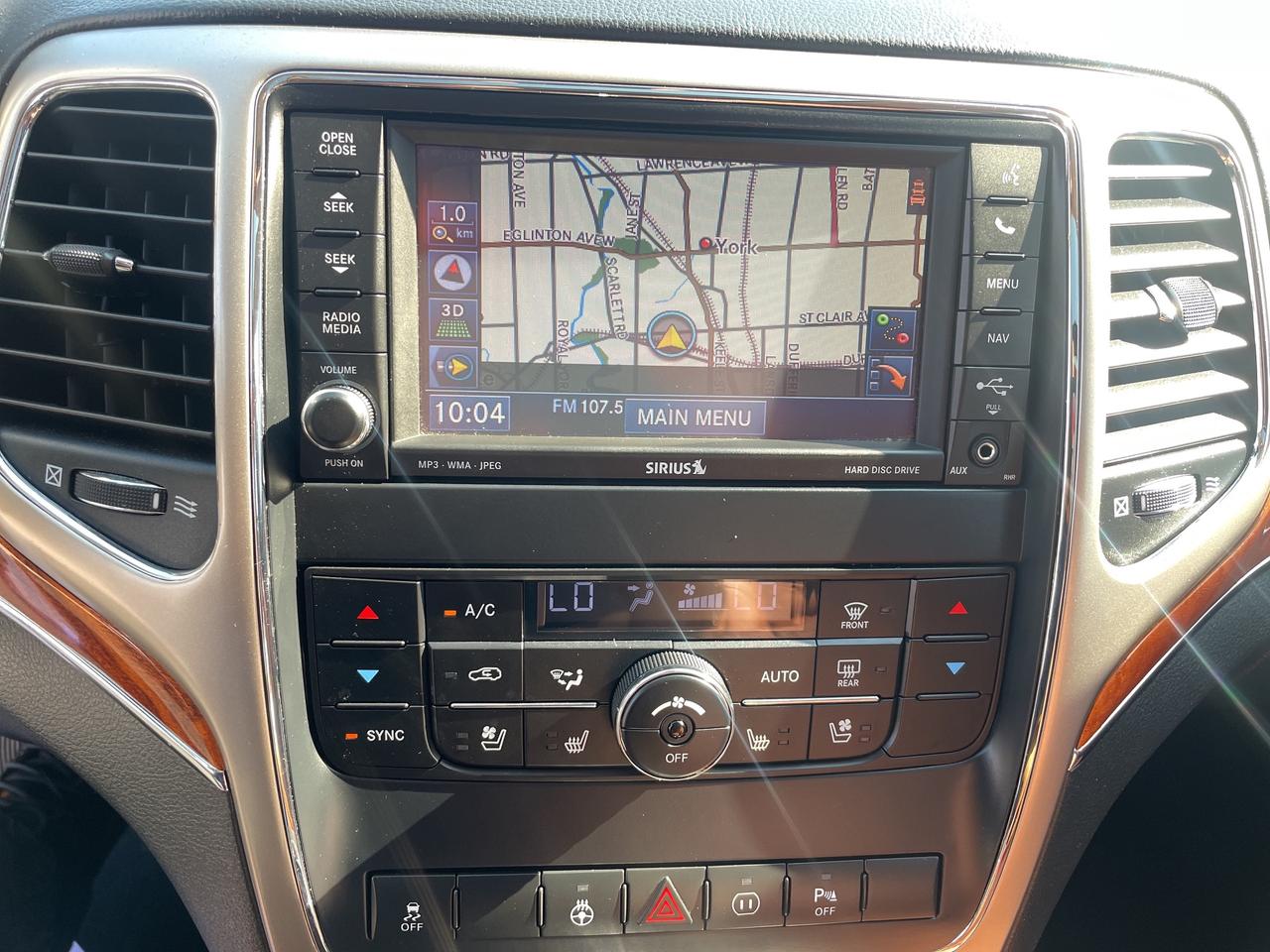 2012 Jeep Grand Cherokee Overland / 4X4/ NAVI / S ROOF / LEATHER / CLEAN Photo