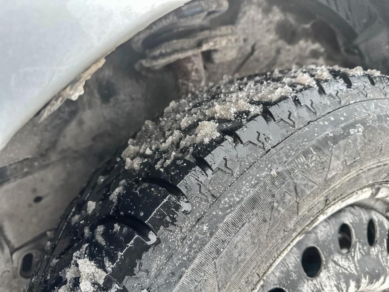 2011 Ford Escape Limited Photo